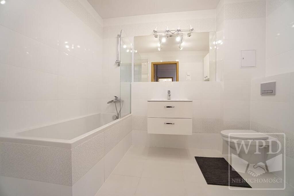 Big Apartment - Old Town - 3 Rooms - Private Parking Breslavia Exterior foto